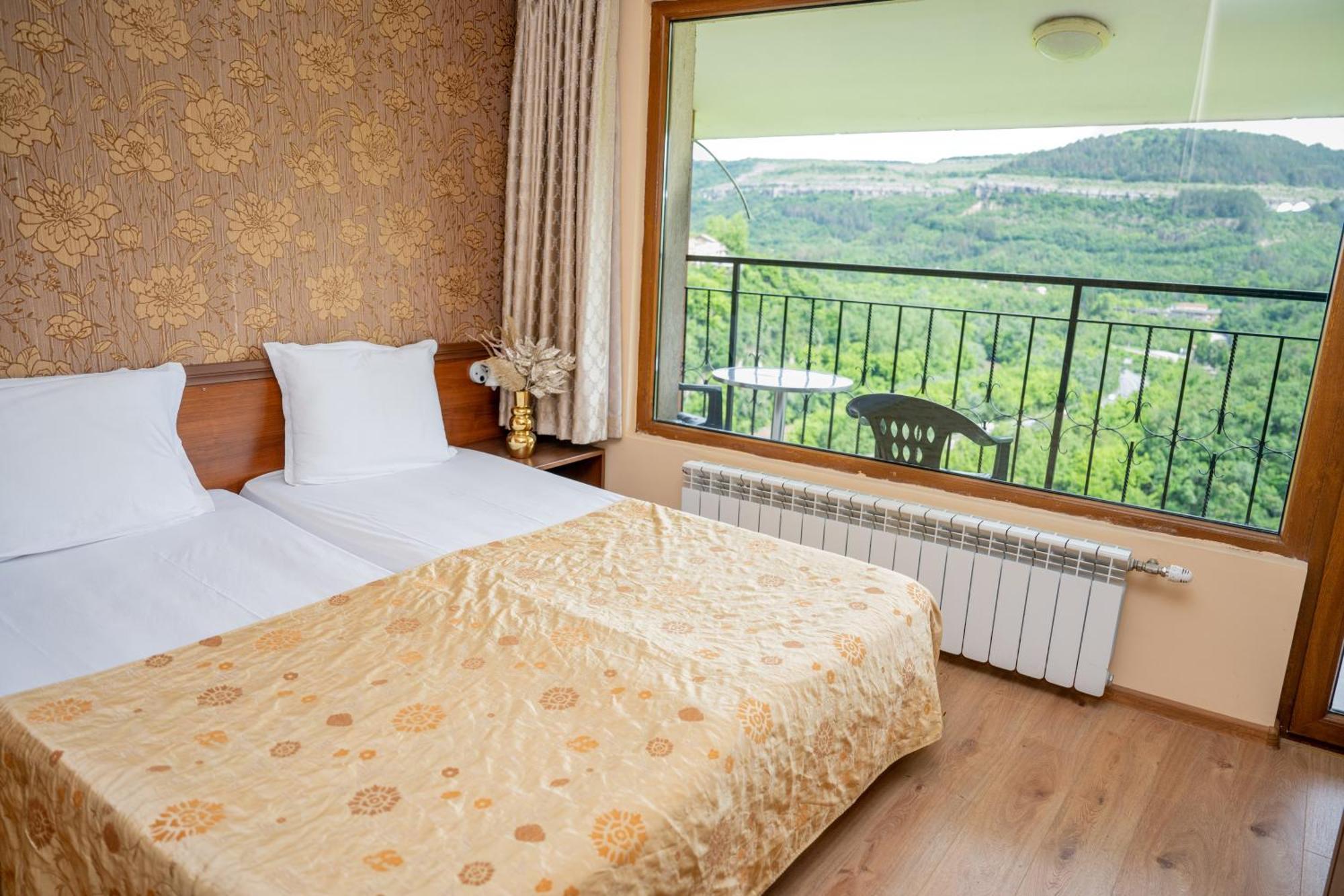 Lucky Hotel เวลีคอเทอร์โนโว ภายนอก รูปภาพ